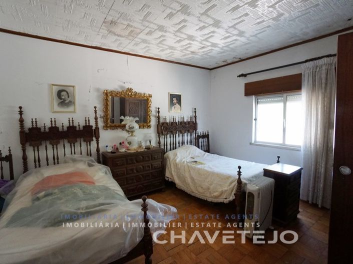 Image No.15-2 Bed Farmhouse for sale