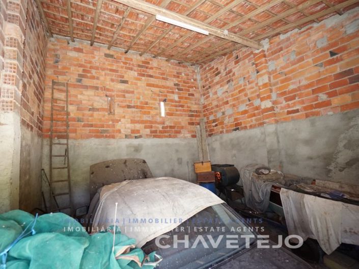 Image No.18-2 Bed Farmhouse for sale