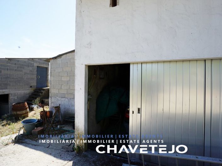 Image No.19-2 Bed Farmhouse for sale