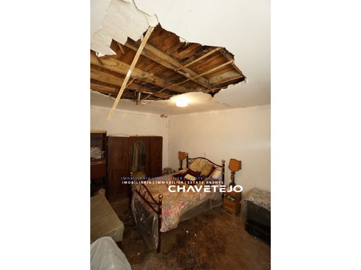 Image No.33-2 Bed Farmhouse for sale