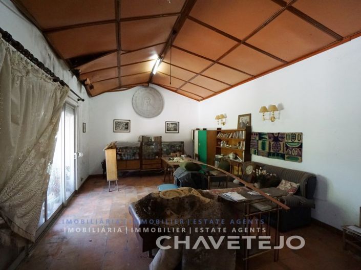 Image No.8-2 Bed Farmhouse for sale