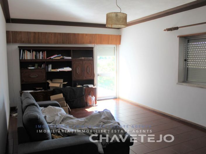 Image No.12-3 Bed Commercial for sale