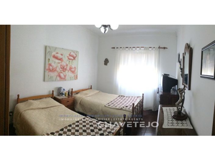 Image No.17-3 Bed Commercial for sale