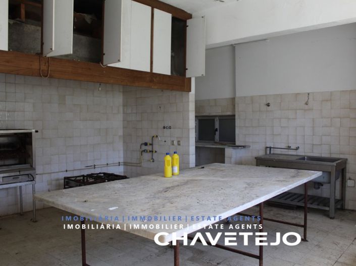 Image No.28-3 Bed Commercial for sale