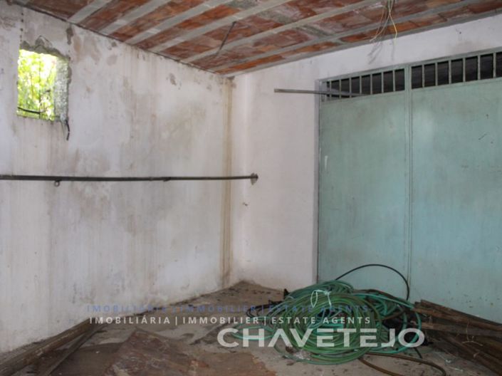 Image No.33-3 Bed Commercial for sale