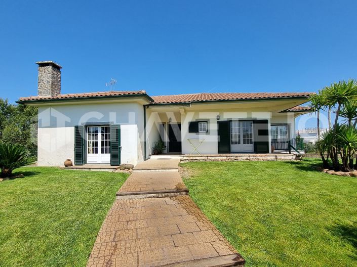 Image No.1-4 Bed House for sale