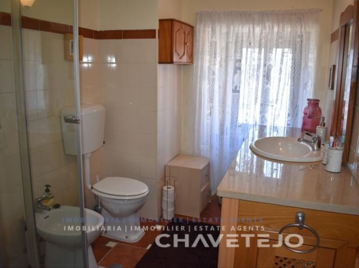 Image No.12-2 Bed House for sale