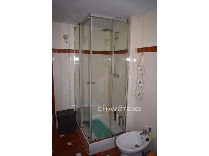 Image No.13-2 Bed House for sale