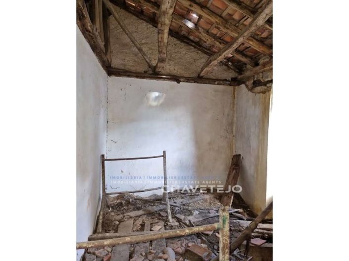 Image No.13-1 Bed House for sale