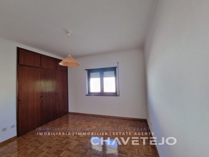 Image No.12-3 Bed House for sale