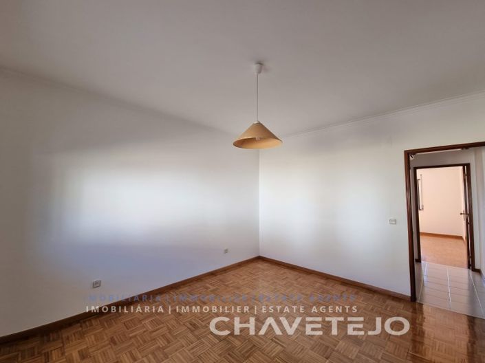 Image No.13-3 Bed House for sale