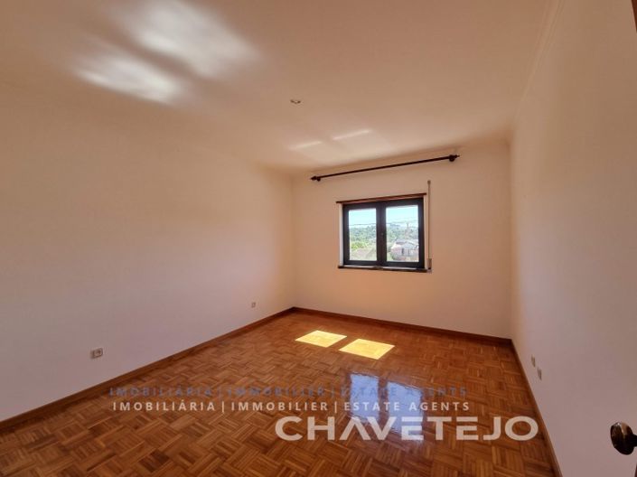 Image No.14-3 Bed House for sale