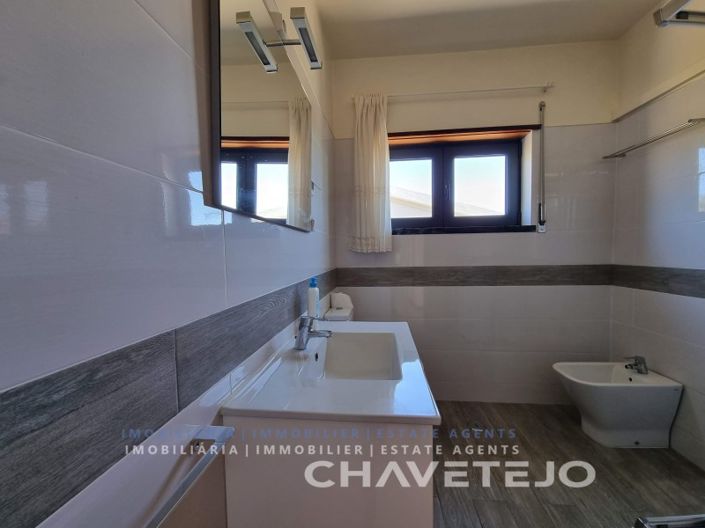 Image No.20-3 Bed House for sale