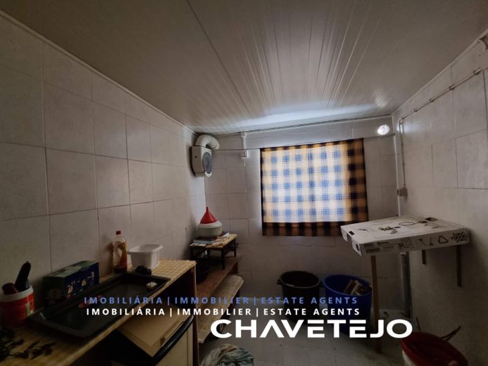 Image No.41-3 Bed House for sale