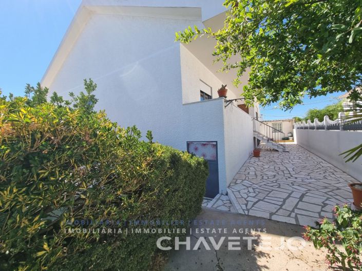 Image No.44-3 Bed House for sale