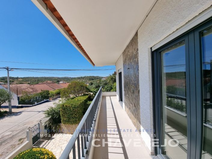 Image No.8-3 Bed House for sale