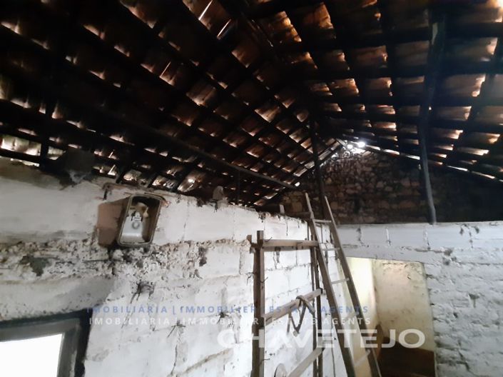 Image No.10-3 Bed House for sale