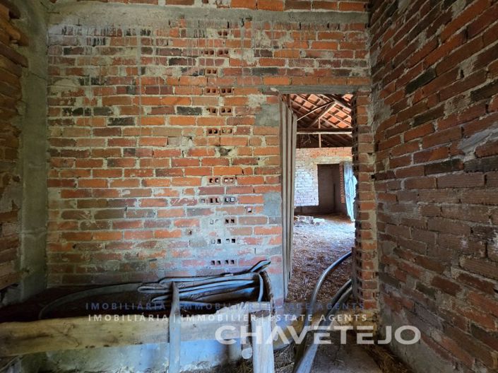 Image No.11-2 Bed House for sale