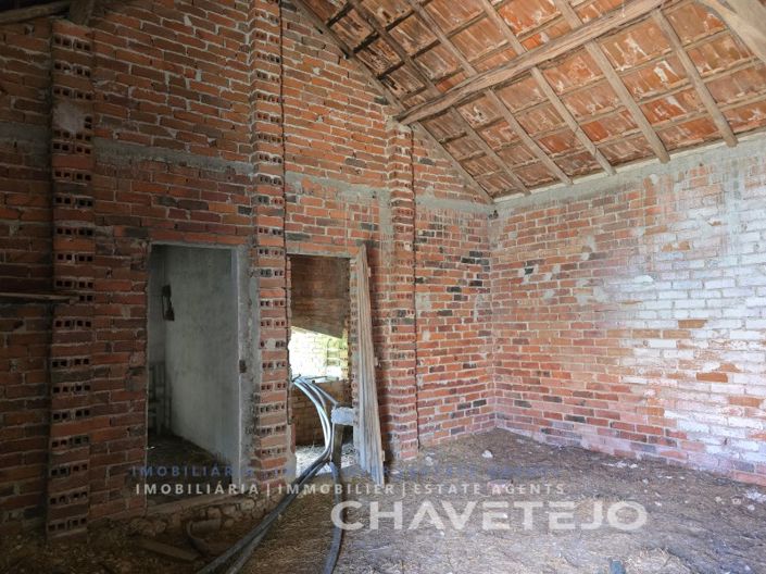 Image No.5-2 Bed House for sale