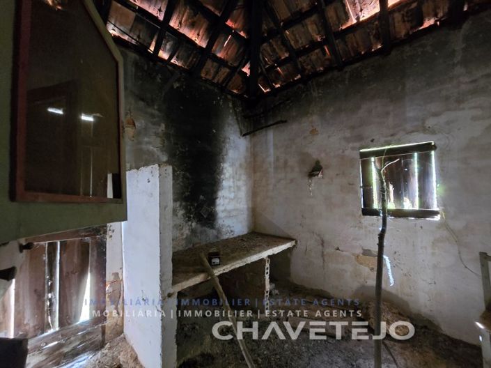 Image No.8-2 Bed House for sale