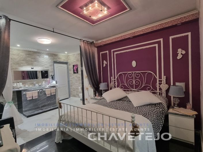 Image No.12-3 Bed House for sale