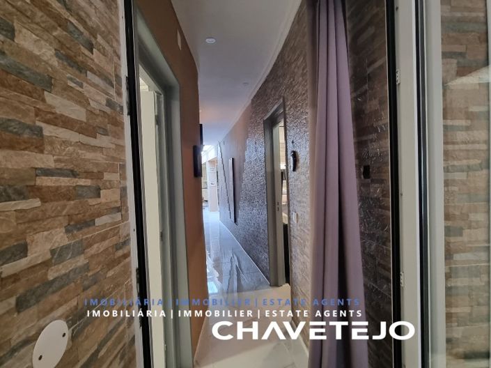 Image No.15-3 Bed House for sale