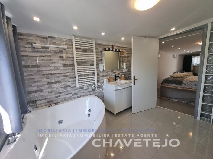 Image No.35-3 Bed House for sale