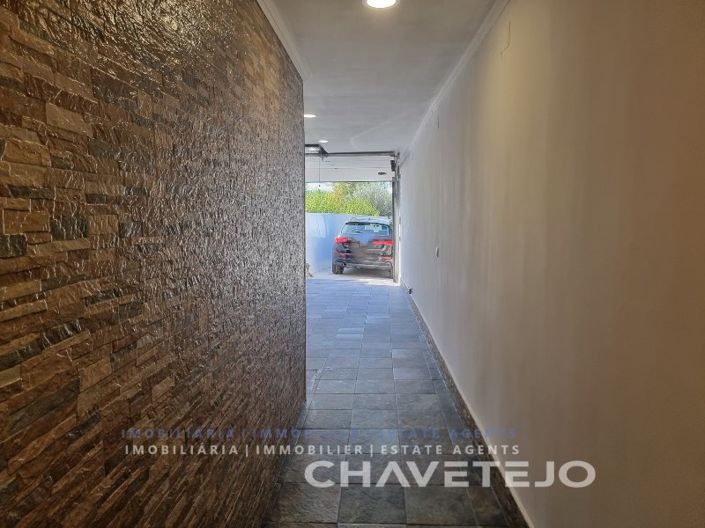 Image No.47-3 Bed House for sale