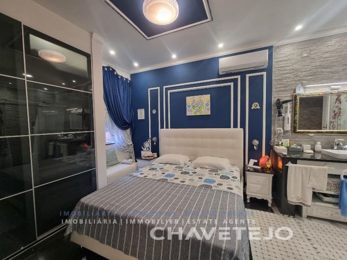 Image No.6-3 Bed House for sale