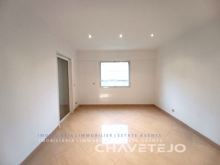 Image No.13-3 Bed House for sale