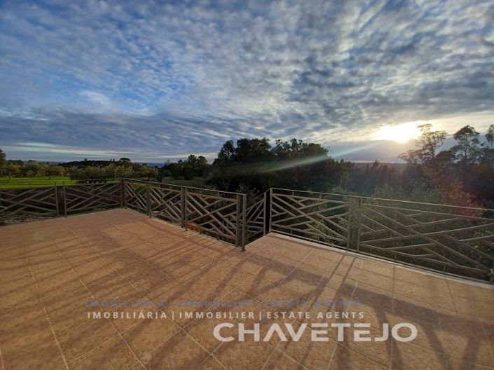 Image No.17-3 Bed House for sale