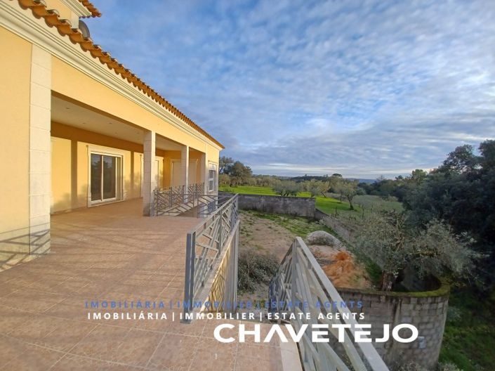 Image No.18-3 Bed House for sale