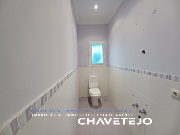 Image No.19-3 Bed House for sale