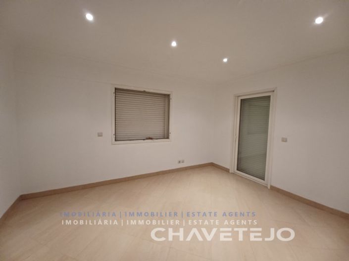 Image No.28-3 Bed House for sale