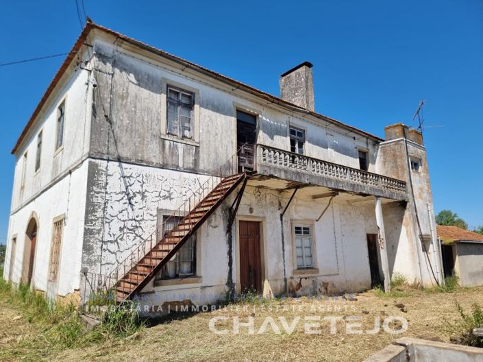 Image No.1-6 Bed House for sale