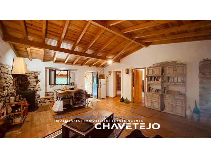 Image No.9-2 Bed Farmhouse for sale