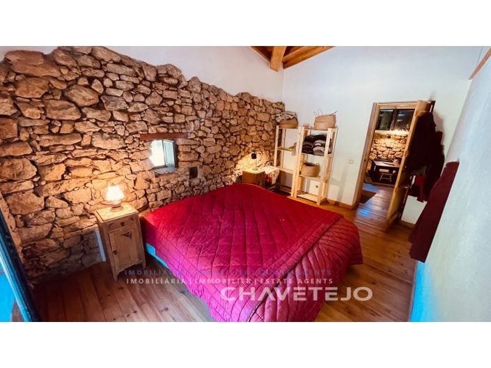 Image No.10-2 Bed Farmhouse for sale