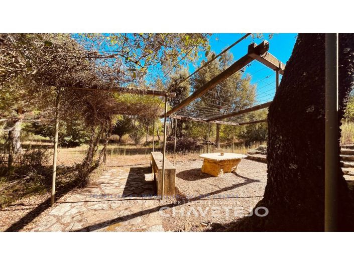 Image No.25-2 Bed Farmhouse for sale