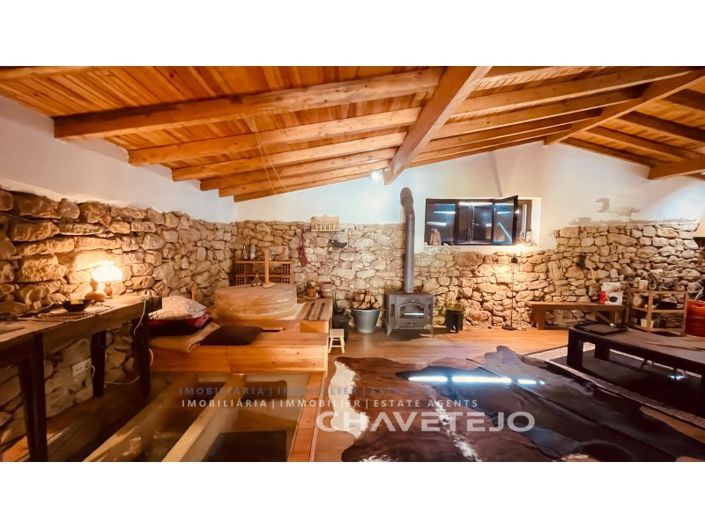 Image No.5-2 Bed Farmhouse for sale