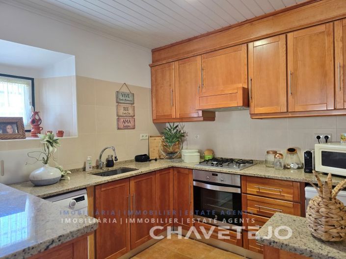 Image No.11-2 Bed House for sale