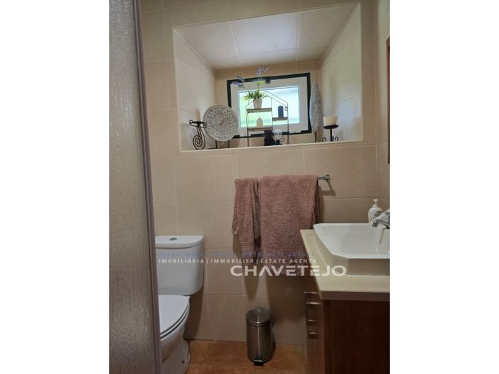 Image No.12-2 Bed House for sale