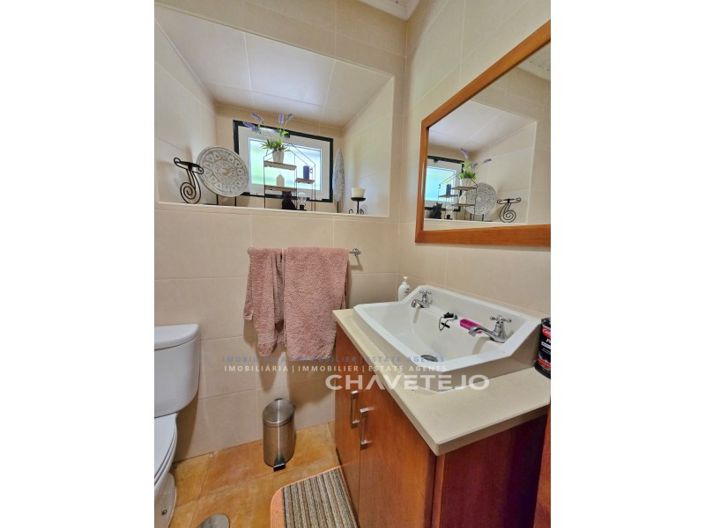 Image No.13-2 Bed House for sale