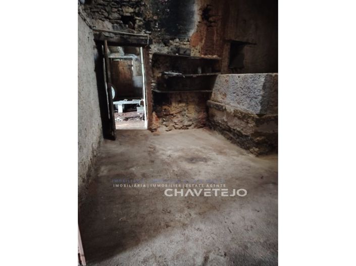 Image No.26-4 Bed House for sale