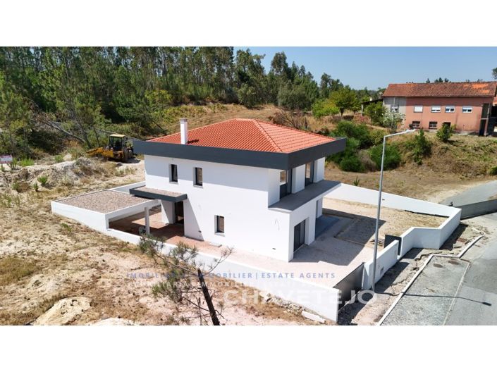 Image No.19-4 Bed House for sale