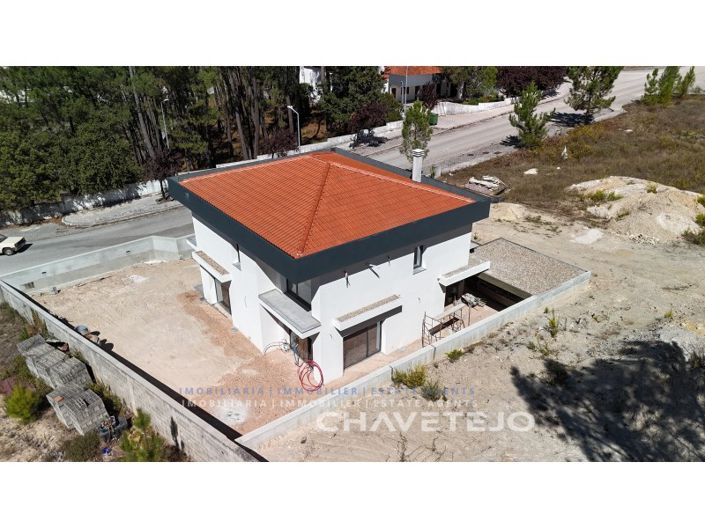 Image No.20-4 Bed House for sale