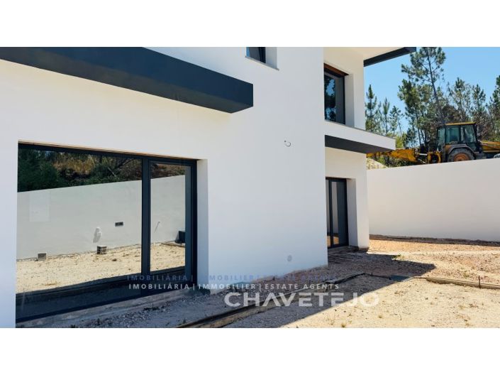 Image No.21-4 Bed House for sale