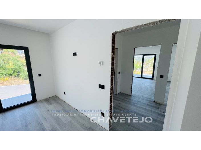 Image No.32-4 Bed House for sale