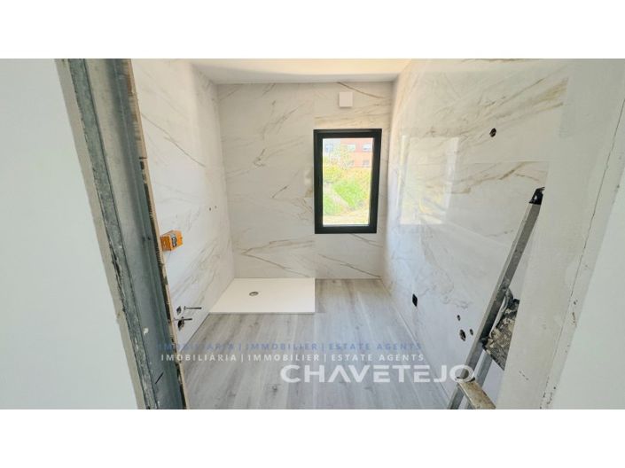 Image No.37-4 Bed House for sale