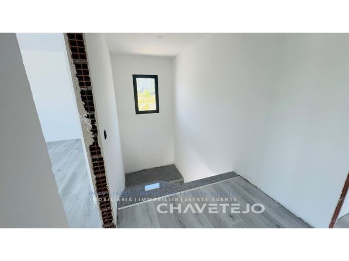 Image No.39-4 Bed House for sale