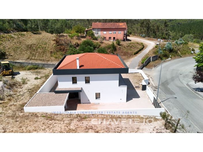 Image No.6-4 Bed House for sale